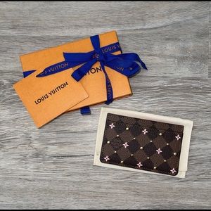 NWT LOUIS VUITTON DAMIER STUDS CARD HOLDER